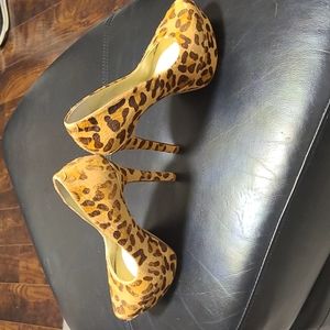 Leopard platform heels